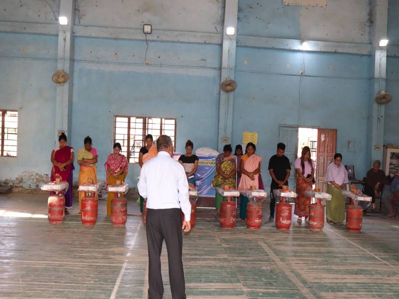 Gas kits distribution among IDPs in Imphal