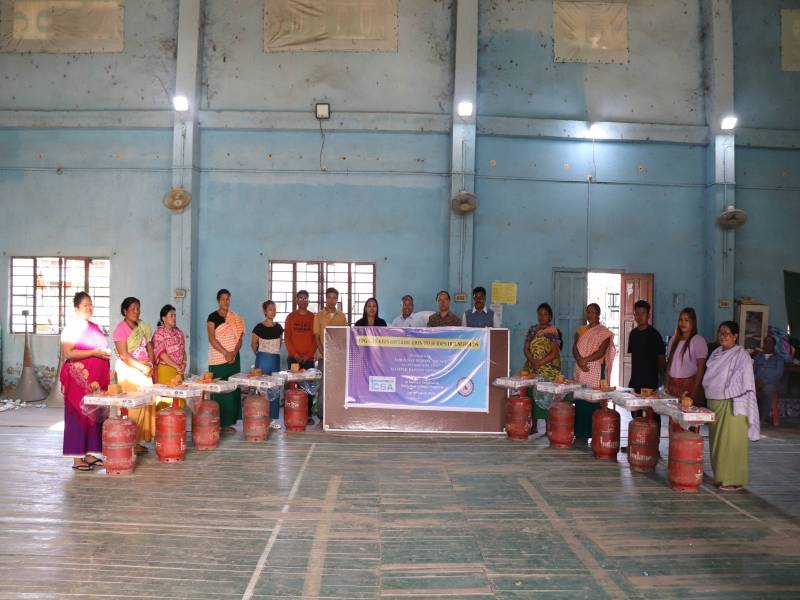 Gas kits distribution among IDPs in Imphal